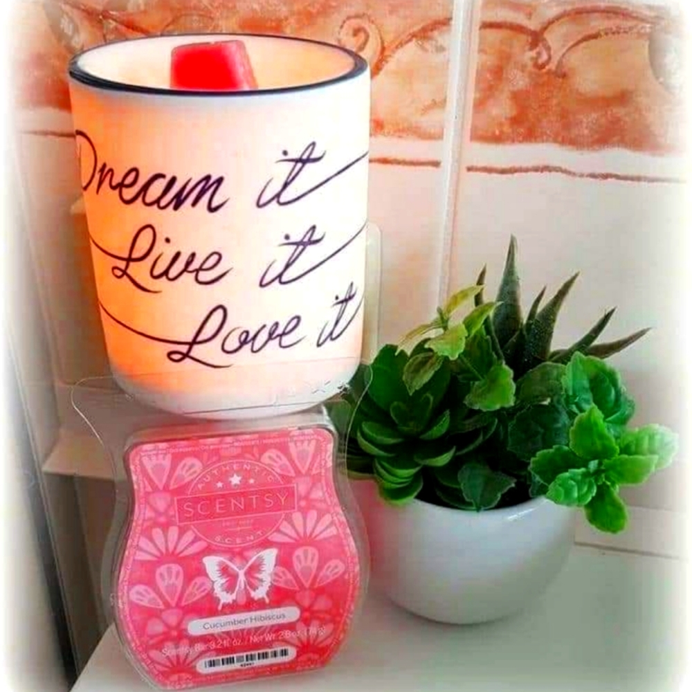 Scentsy Dream It, Live It, Love It Mini Warmer